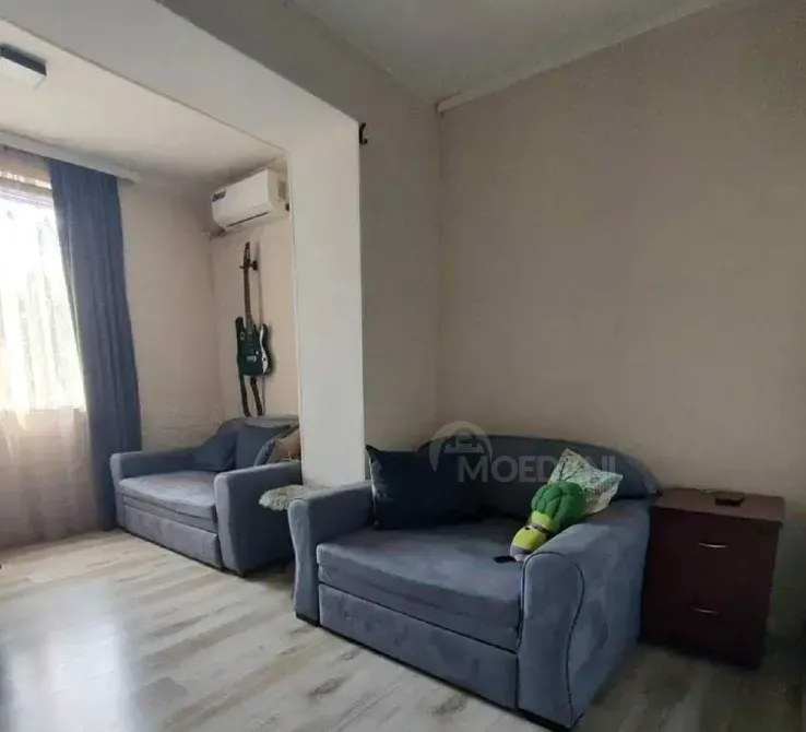 იყიდება 2 ოთახიანი ბინას 40მ² 4/5 სართ თბილისი - photo 1