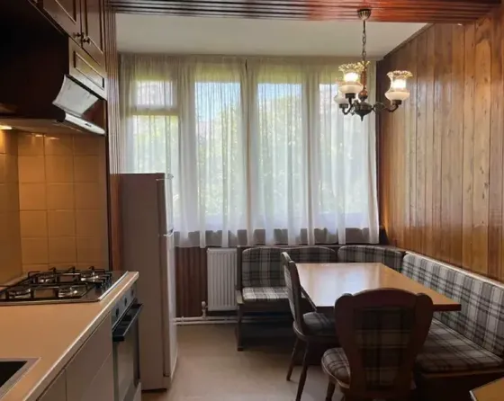 იყიდება 4 ოთახიანი ბინას 85მ² 5/5 სართ თბილისი