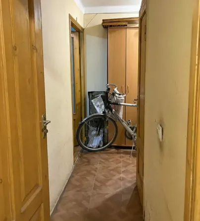 იყიდება 2 ოთახიანი ბინას 53მ² 1/5 სართ თბილისი