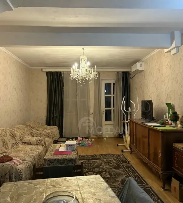 Продам 3-комн. квартиру 116м² 2/5 эт. Тбилиси - изображение 1
