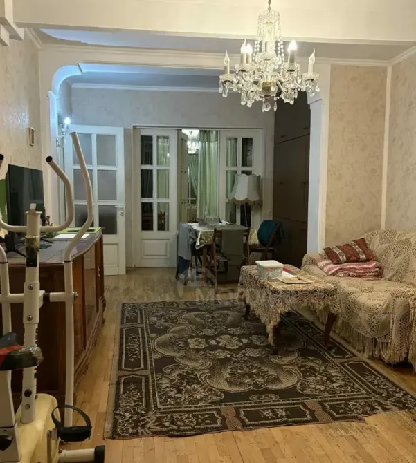 Продам 3-комн. квартиру 116м² 2/5 эт. Тбилиси - изображение 2