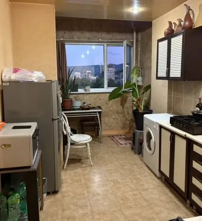 იყიდება 3 ოთახიანი ბინას 100მ² 10/16 სართ თბილისი