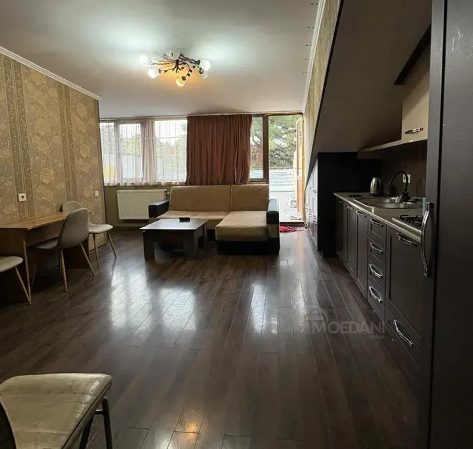 ქირავდება 2 ოთახიანი ბინა 65მ² 6/6 სართ თბილისი - photo 1