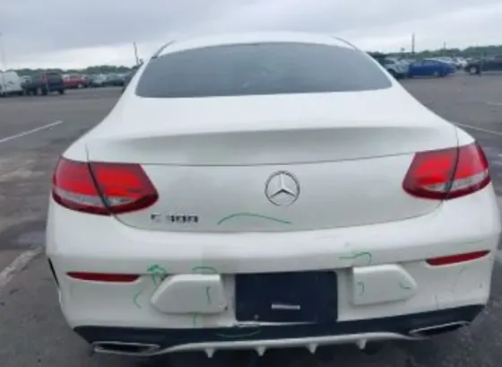 Mercedes C 2L 2017 თბილისი
