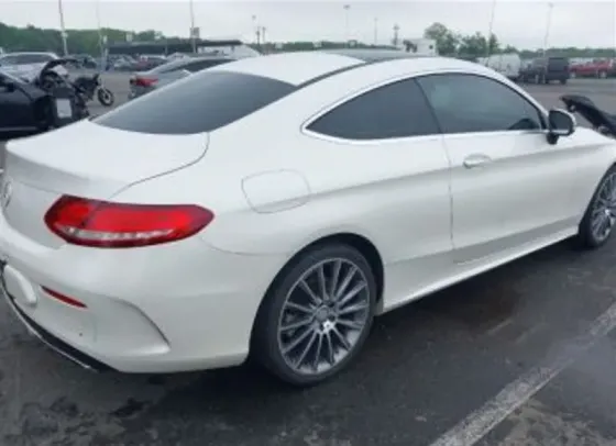 Mercedes C 2L 2017 თბილისი