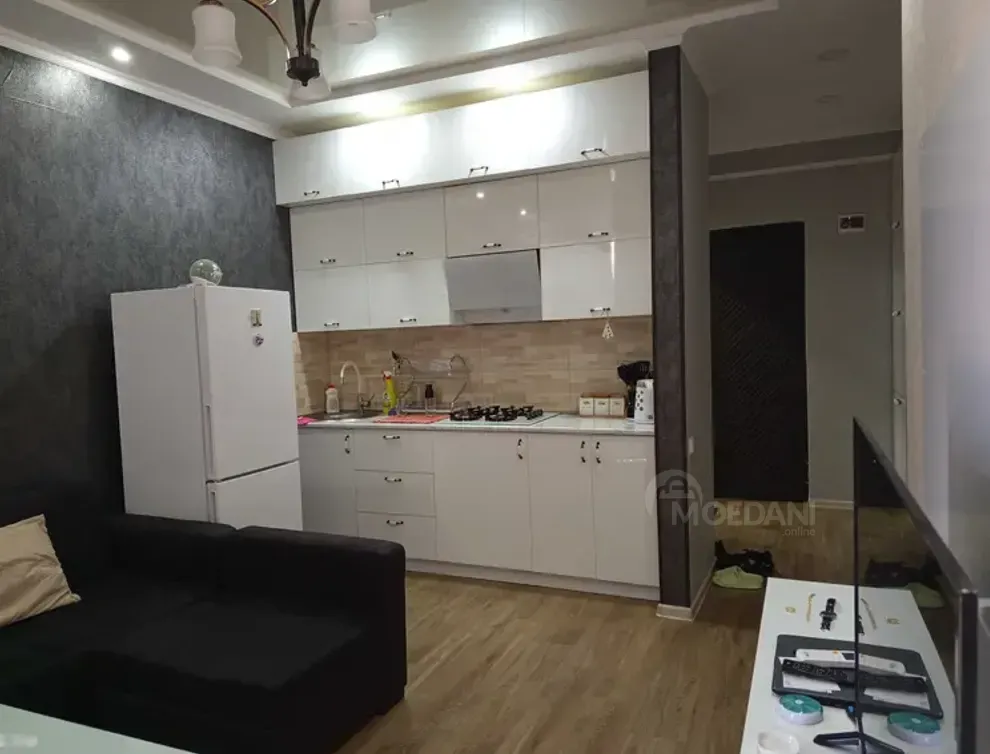 Продам 2-комн. квартиру 42м² 8/8 эт. Тбилиси - изображение 2