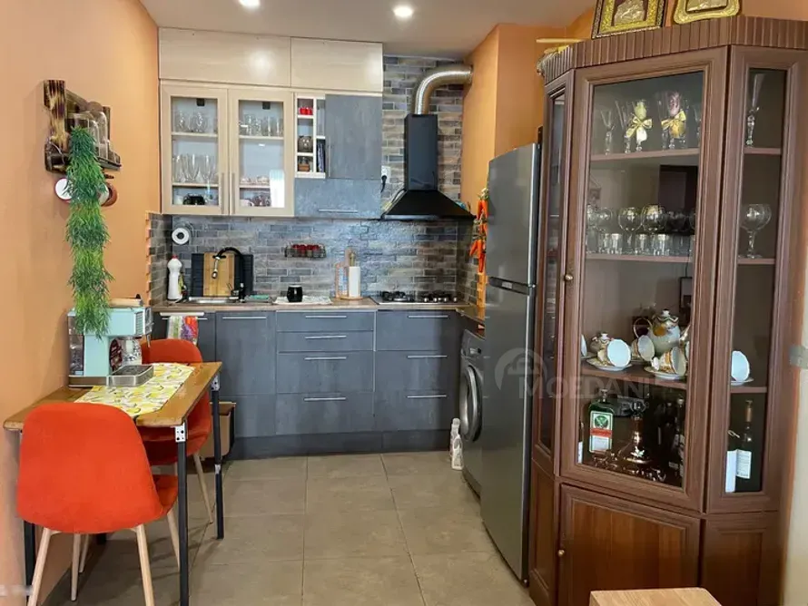 იყიდება 2 ოთახიანი ბინას 54მ² 5/5 სართ თბილისი - photo 6