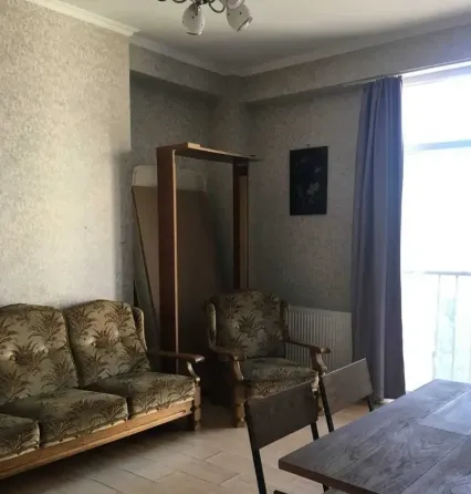 იყიდება 2 ოთახიანი ბინას 47მ² 6/9 სართ თბილისი