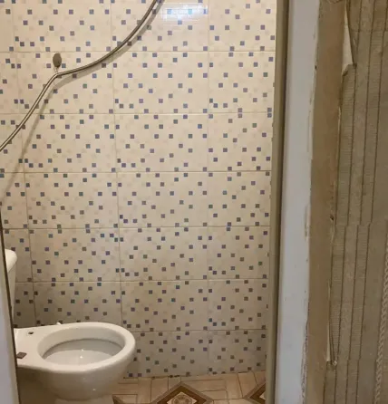 იყიდება 2 ოთახიანი ბინას 100მ² 1/1 სართ თბილისი