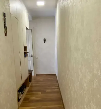 იყიდება 2 ოთახიანი ბინას 51.8მ² 16/19 სართ თბილისი