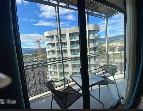 იყიდება 2 ოთახიანი ბინას 51.8მ² 16/19 სართ თბილისი