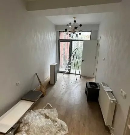 იყიდება 2 ოთახიანი ბინას 35მ² 5/7 სართ თბილისი