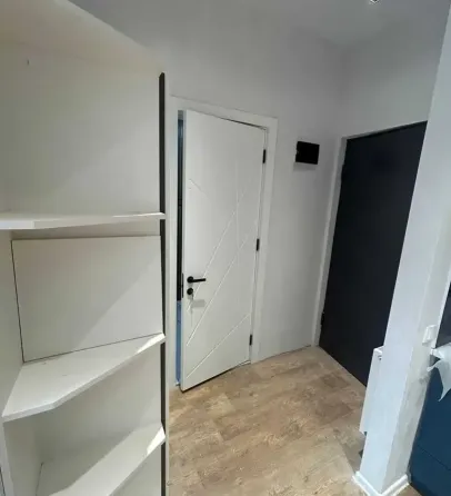 იყიდება 2 ოთახიანი ბინას 35მ² 5/7 სართ თბილისი