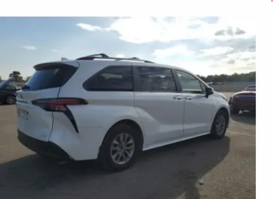 Toyota Sienna 2.5L 2024 Тбилиси