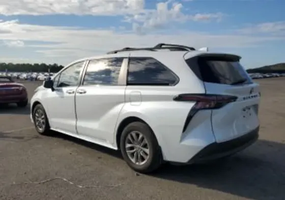 Toyota Sienna 2.5L 2024 Тбилиси