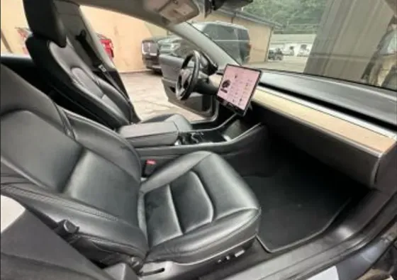 Tesla Model S 2018 Тбилиси