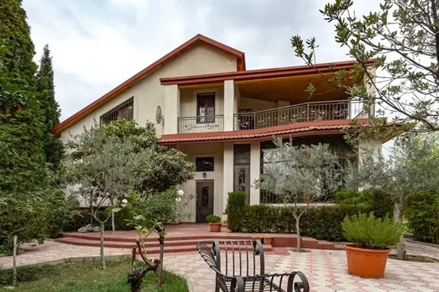 ქირავდება სახლი 900м² თბილისი - photo 1