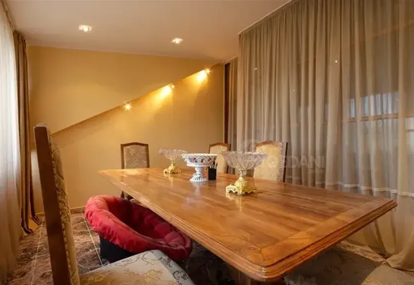 ქირავდება სახლი 900м² თბილისი - photo 10