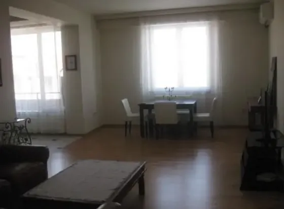 Сдам 3-комн. квартиру 110м² 2/4 эт. Тбилиси