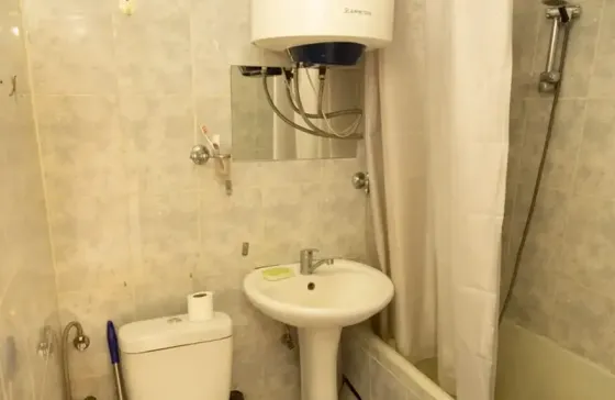 იყიდება 3 ოთახიანი ბინას 84მ² 8/8 სართ თბილისი