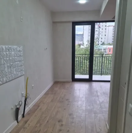 იყიდება 3 ოთახიანი ბინას 54მ² 3/12 სართ თბილისი