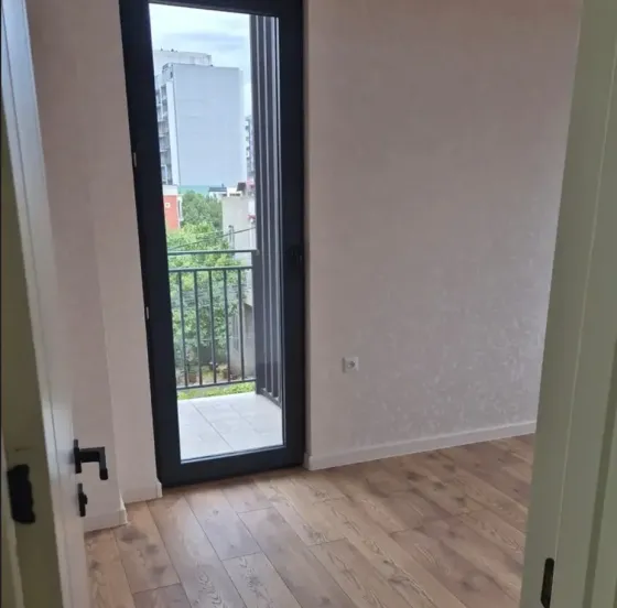 იყიდება 3 ოთახიანი ბინას 54მ² 3/12 სართ თბილისი