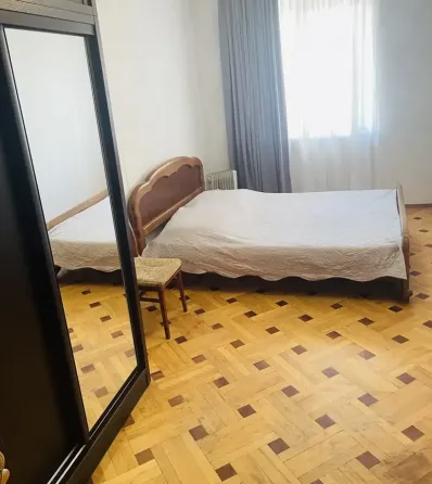 Сдам 3-комн. квартиру 1000м² 5/8 эт. Тбилиси