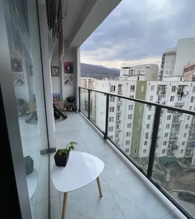 იყიდება 2 ოთახიანი ბინას 53მ² 11/11 სართ თბილისი