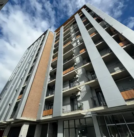 იყიდება 2 ოთახიანი ბინას 57მ² 8/14 სართ თბილისი