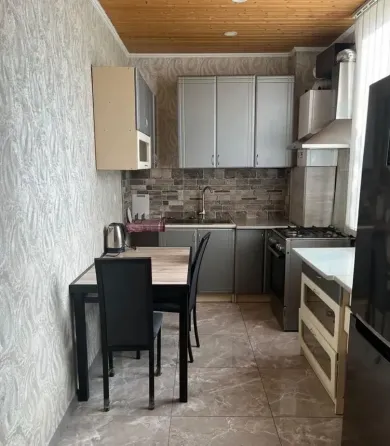 Сдам 4-комн. квартиру 120м² 3/3 эт. Тбилиси