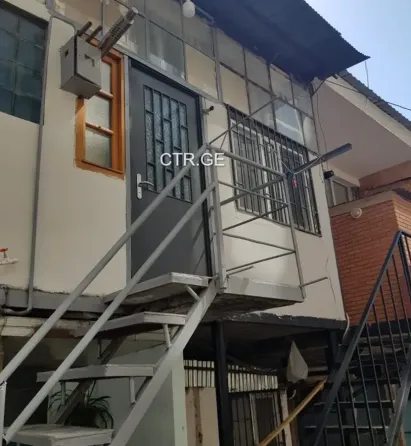 იყიდება 3 ოთახიანი ბინას 60მ² 2/2 სართ თბილისი