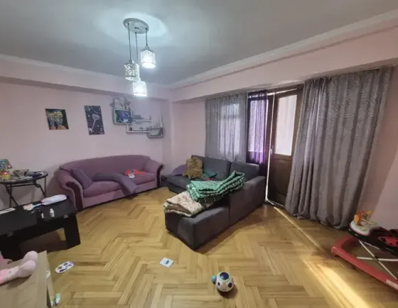 იყიდება 2 ოთახიანი ბინას 60მ² 7/14 სართ თბილისი