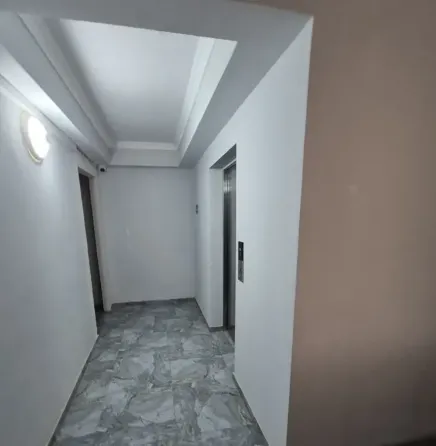 იყიდება 3 ოთახიანი ბინას 60მ² 8/8 სართ თბილისი