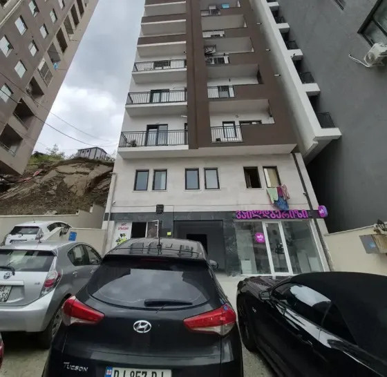 იყიდება 3 ოთახიანი ბინას 60მ² 8/8 სართ თბილისი