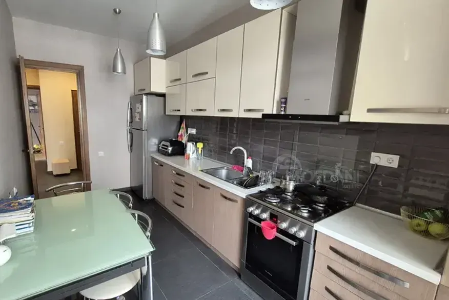 იყიდება 3 ოთახიანი ბინას 84მ² 5/7 სართ თბილისი - photo 6