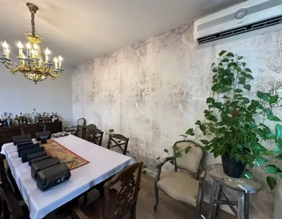 იყიდება 7+ ოთახიანი ბინას 210მ² 9/10 სართ თბილისი