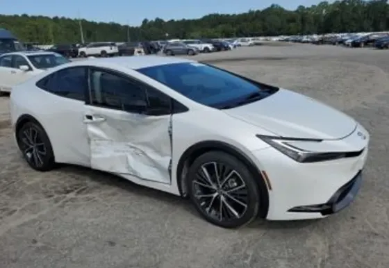 Toyota Prius 2L 2024 Тбилиси