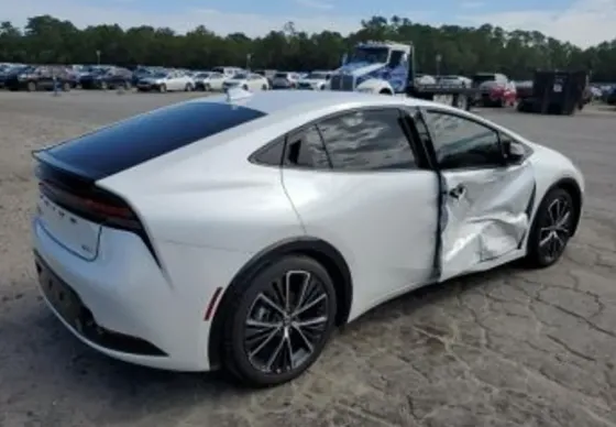 Toyota Prius 2L 2024 Тбилиси