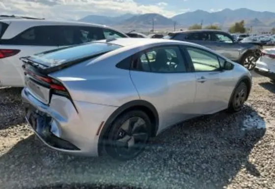 Toyota Prius 2L 2025 Тбилиси