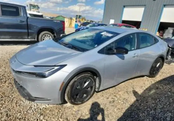 Toyota Prius 2L 2025 Тбилиси