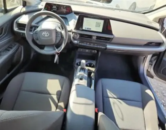 Toyota Prius 2L 2025 Тбилиси