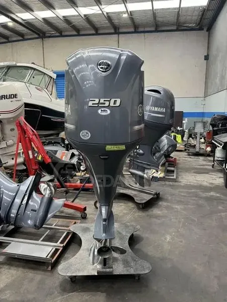 Used Yamaha 250Hp 4-Stroke Outboard Motor Engine Tbilisi - photo 1