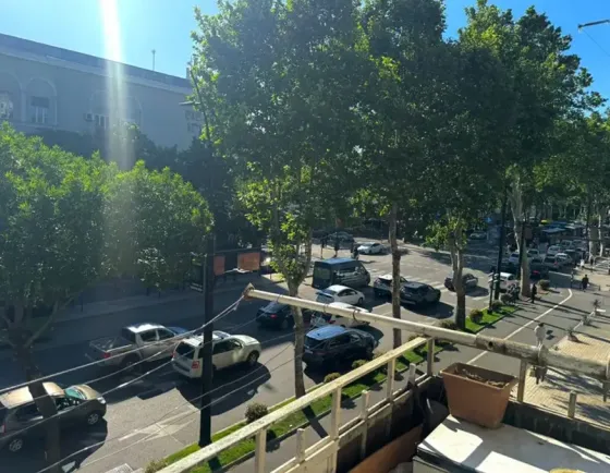 იყიდება 2 ოთახიანი ბინას 49მ² 3/5 სართ თბილისი