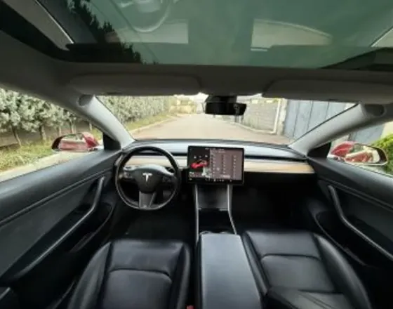 Tesla Model 3 2018 Тбилиси