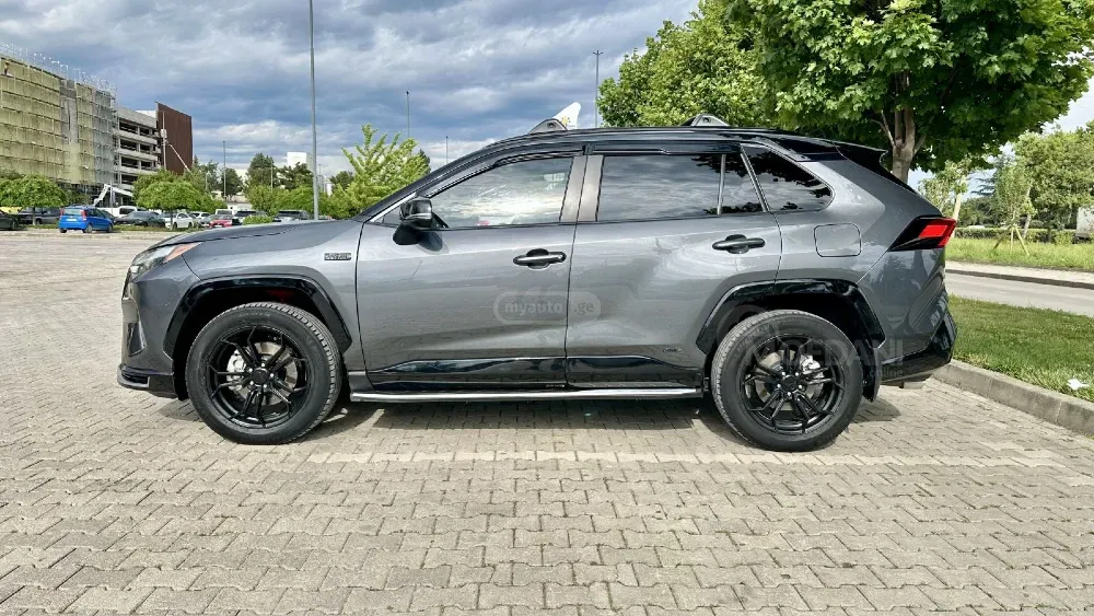 Toyota RAV4 2.5L 2022 Тбилиси - изображение 4
