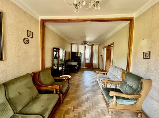 იყიდება 3 ოთახიანი ბინას 69მ² 6/9 სართ თბილისი