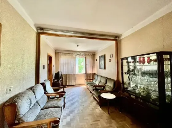 იყიდება 3 ოთახიანი ბინას 69მ² 6/9 სართ თბილისი