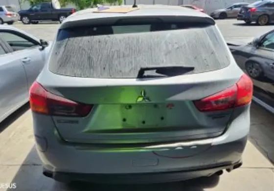 Mitsubishi Outlander 2016 Тбилиси