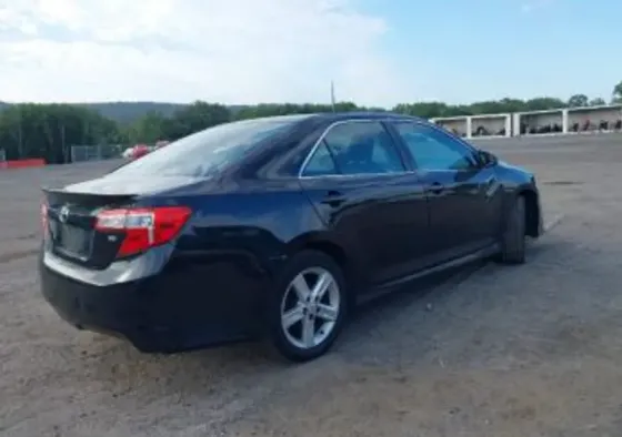 Toyota Camry 2.5L 2014 Тбилиси