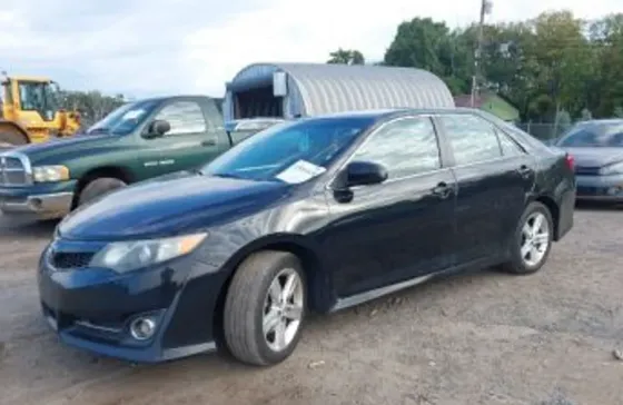Toyota Camry 2.5L 2014 Тбилиси